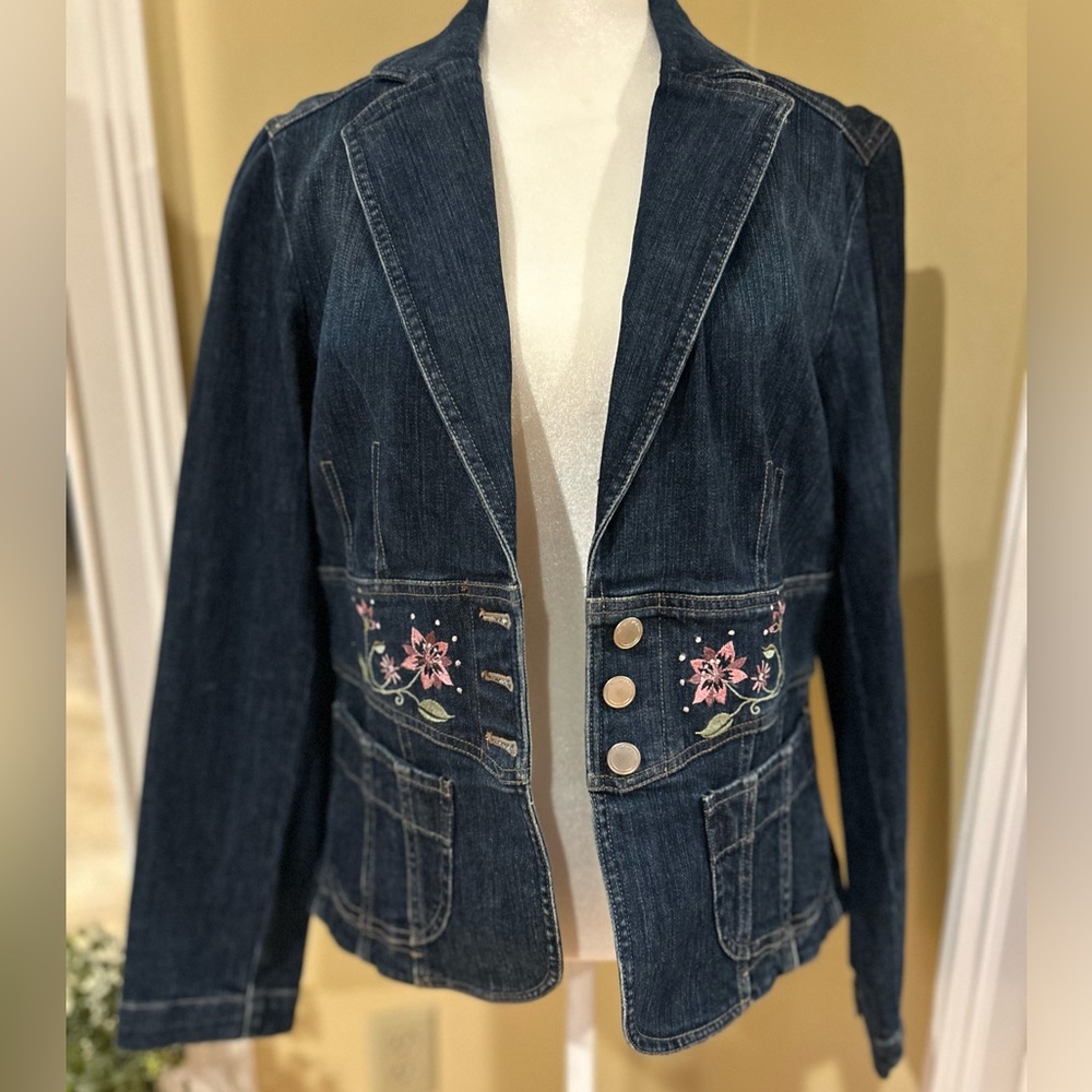Jones Wear Jeans Women’s Embroidered Denim Jacket